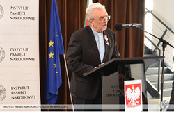 Ks. Tadeusz Faryś podczas uroczystości wręczenia Krzyży Wolności i Solidarności