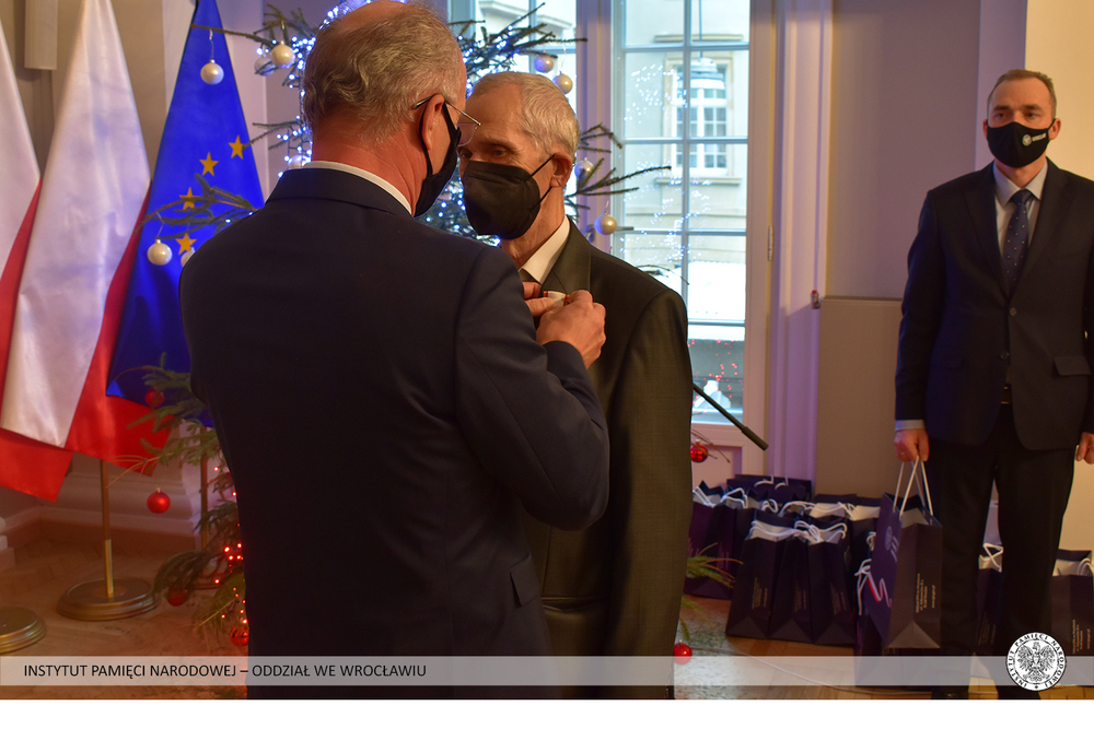 Uroczystość odznaczenia Krzyżami Wolności i Solidarności działaczy opozycji demokratycznej z czasów PRL