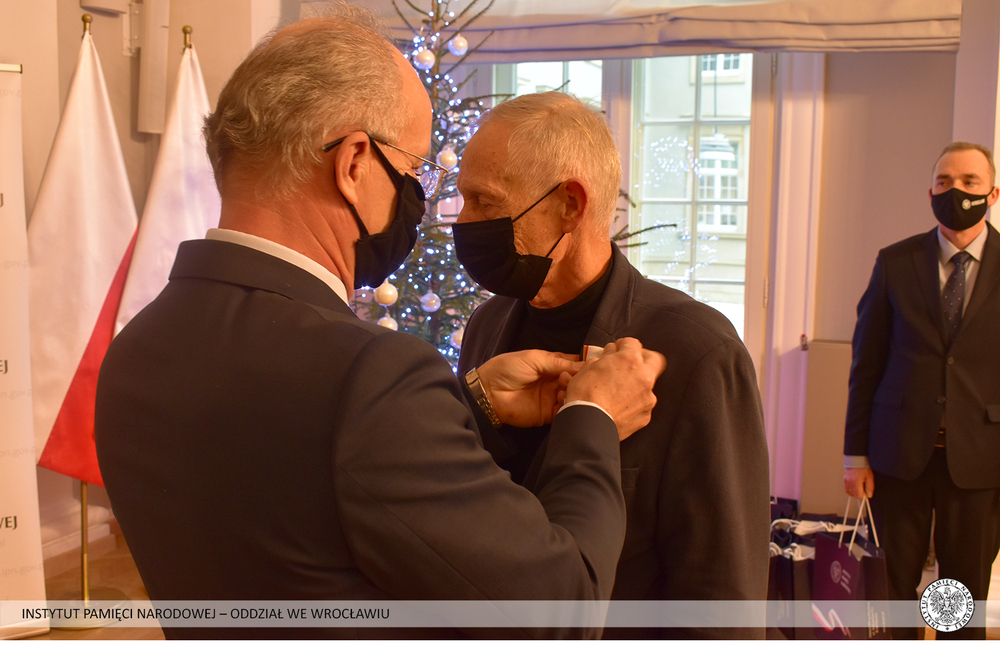 Uroczystość odznaczenia Krzyżami Wolności i Solidarności działaczy opozycji demokratycznej z czasów PRL