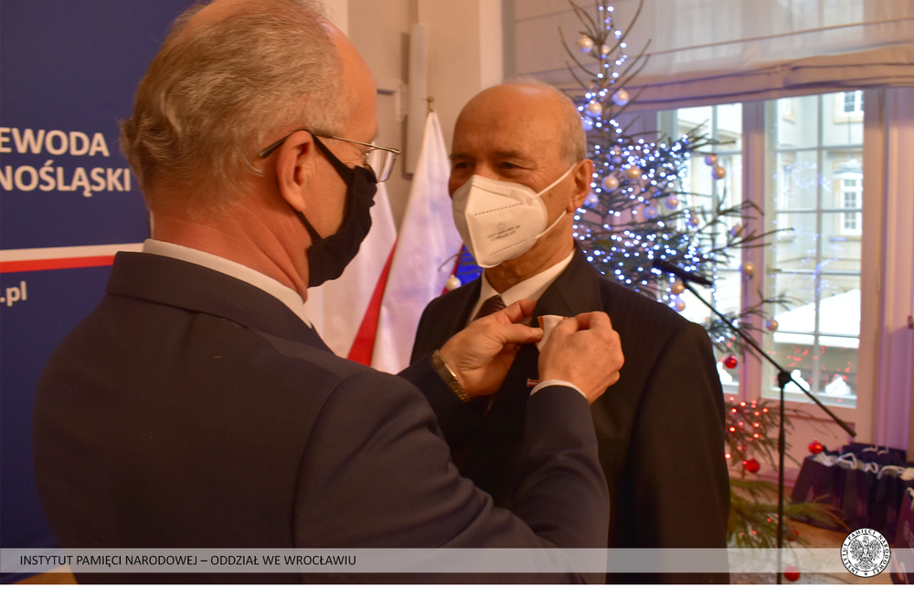 Uroczystość odznaczenia Krzyżami Wolności i Solidarności działaczy opozycji demokratycznej z czasów PRL