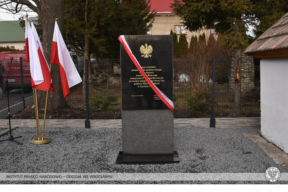 Odsłonięcie tablicy poświęconej ofiarom „Marszu Śmierci”