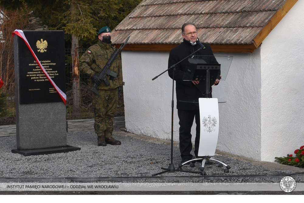 Odsłonięcie tablicy poświęconej ofiarom „Marszu Śmierci”