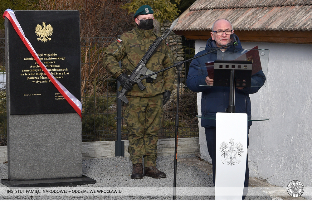 Odsłonięcie tablicy poświęconej ofiarom „Marszu Śmierci”