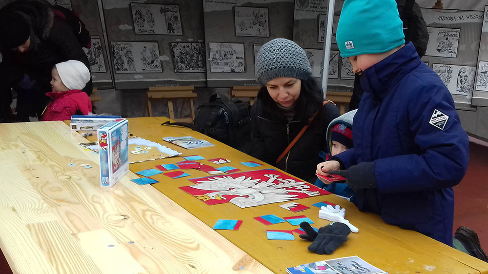 Gry IPN prezentowane na stoisku