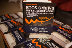 Każdy z odznaczonych otrzymał w prezencie od IPN publikację „Etos gniewu. Antykomunistyczne organizacje młodzieżowe w Warszawie (1944-1989)”